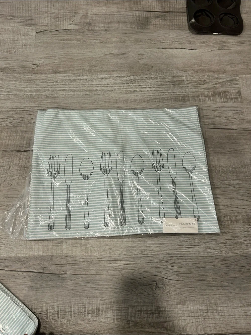 8 Threshold placemats